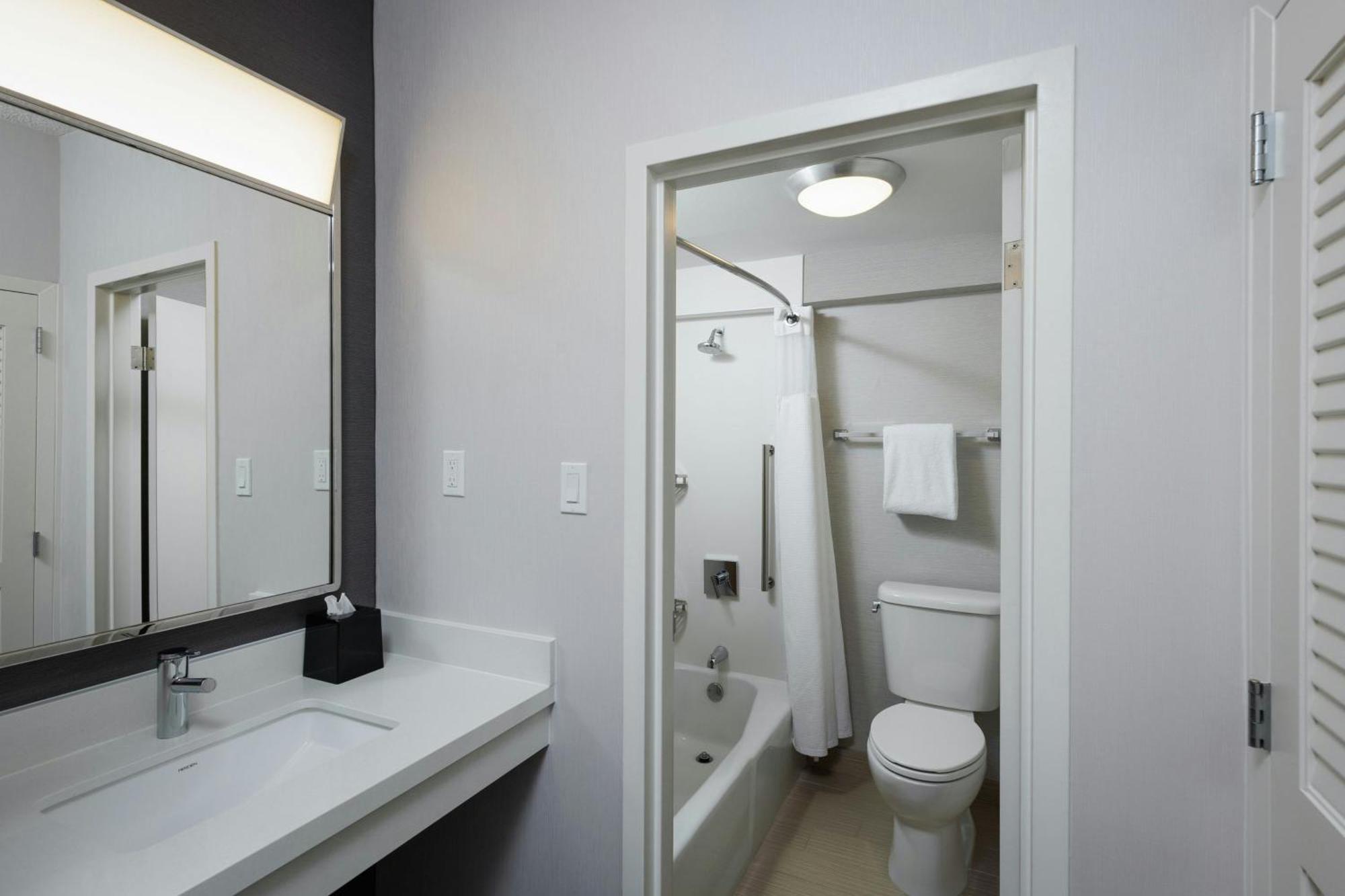 Courtyard By Marriott Denver Central Park Exterior foto